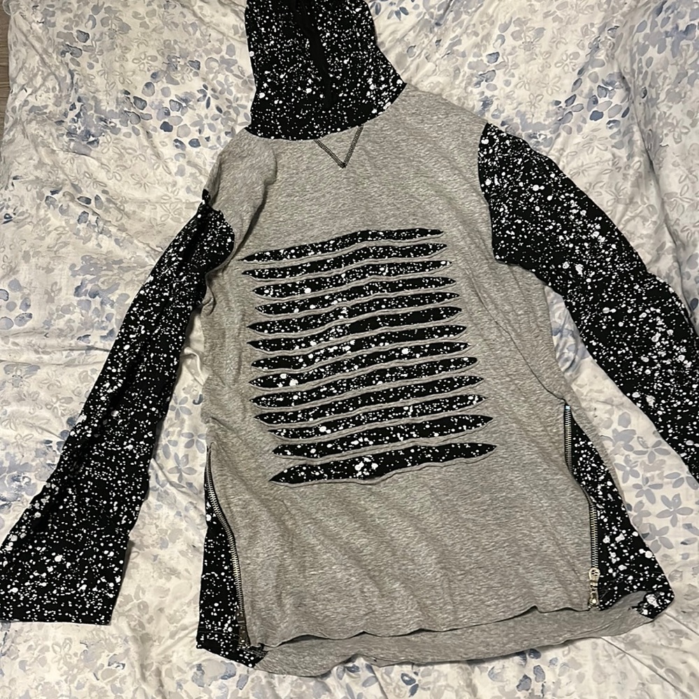 Broken thread girls size Large hoodie sweatshirt 93% cotton brand new no tags